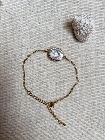 Drifted Gold Pearl Bracelet