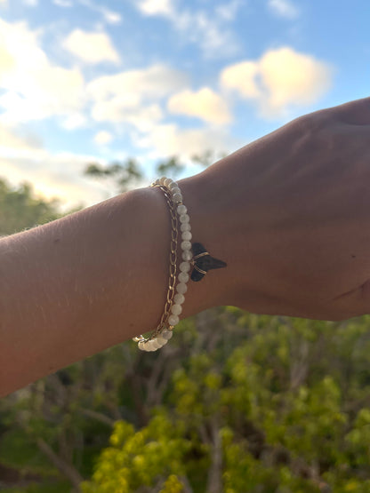 Mother of Pearl Shark Tooth Bracelet